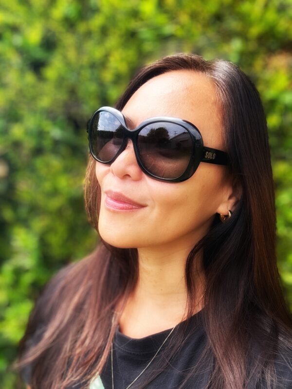chedriel.com Morocco Black sunglasses on model